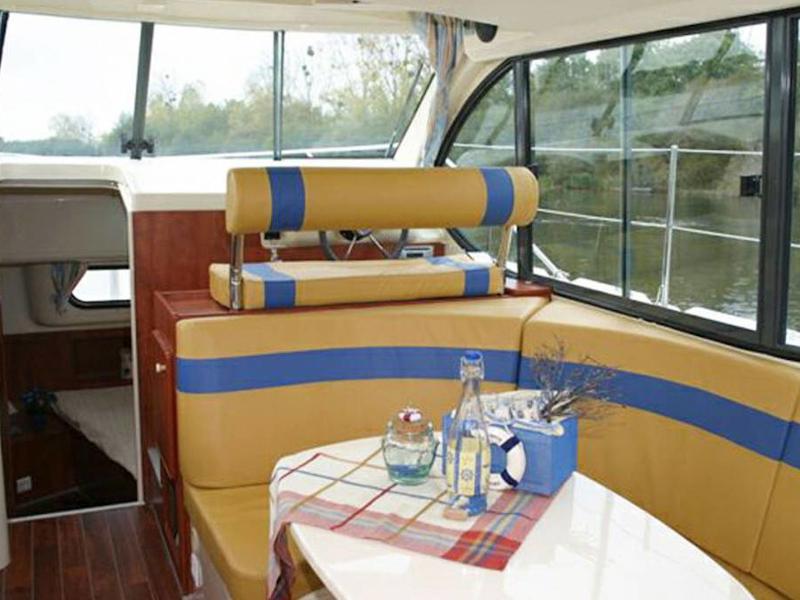 Book yachts online - motorboat - Estivale Duo - ILE DE FRANCE FR - rent