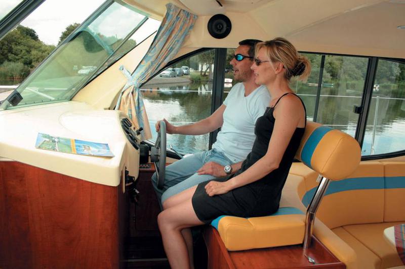 Book yachts online - motorboat - Estivale Duo - ILE DE FRANCE FR - rent