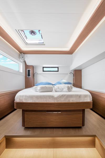 Book yachts online - catamaran - Lagoon 46 - Anastasia - rent