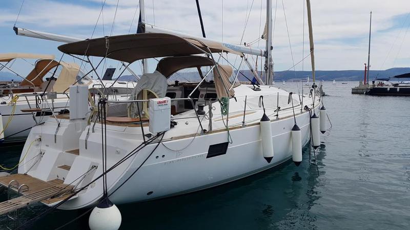 Book yachts online - sailboat - Elan 444 Impression - MARIJANA 48 - rent