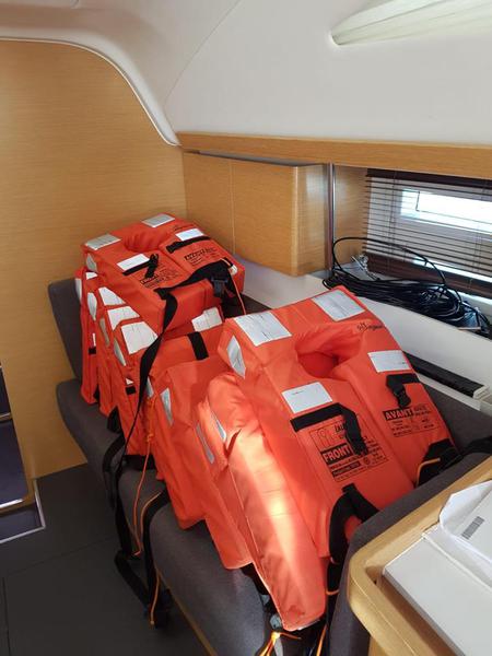 Book yachts online - sailboat - Elan 444 Impression - MARIJANA 48 - rent