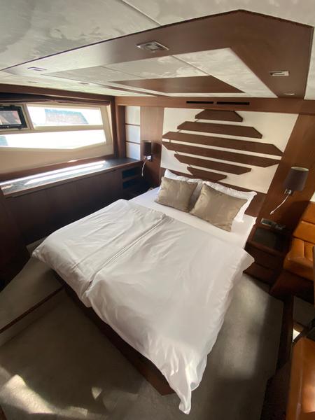 Book yachts online - motorboat - Galeon 550 Sky - GREMIX - rent