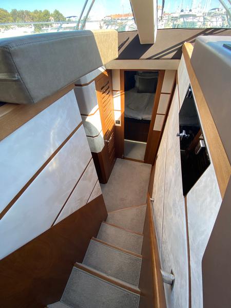 Book yachts online - motorboat - Galeon 550 Sky - GREMIX - rent