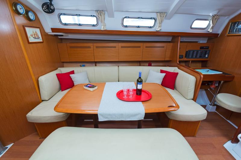 Book yachts online - sailboat - Beneteau 43.4 - Argo - rent