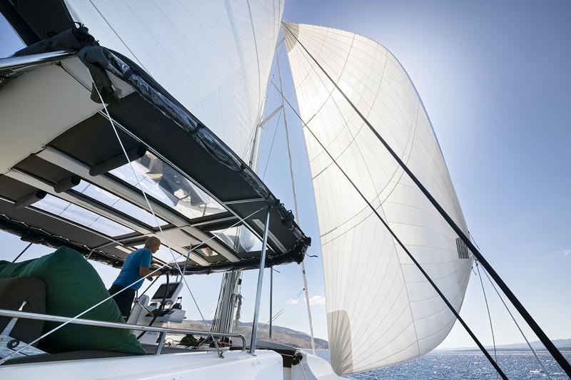 Book yachts online - catamaran - Lagoon 52 F owner version - EMERALD GEMINI - rent