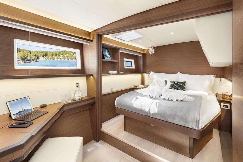Book yachts online - catamaran - Lagoon 52 F owner version - EMERALD GEMINI - rent