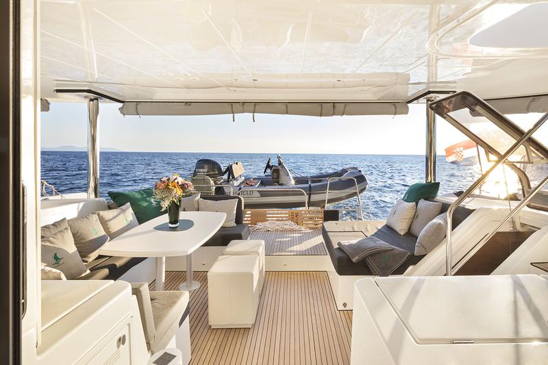 Book yachts online - catamaran - Lagoon 52 F owner version - EMERALD GEMINI - rent