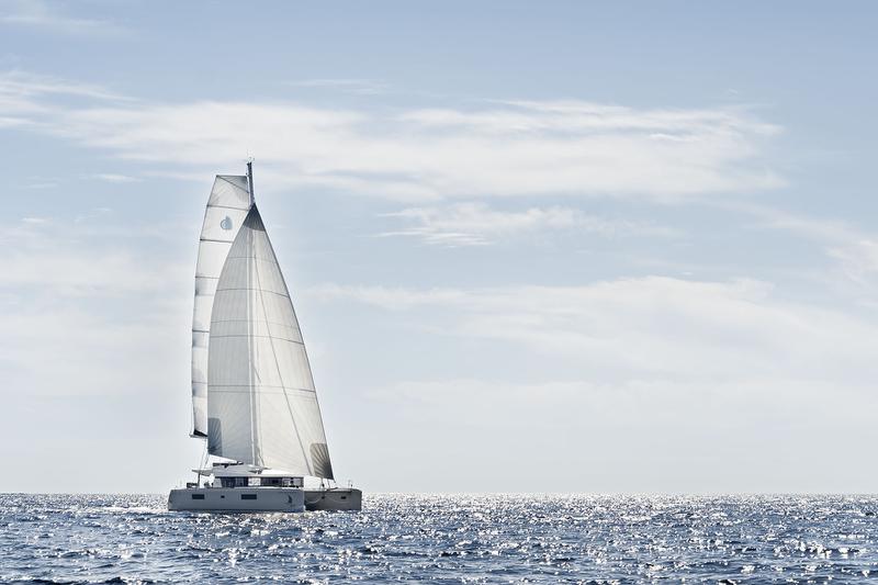Book yachts online - catamaran - Lagoon 52 F owner version - EMERALD GEMINI - rent