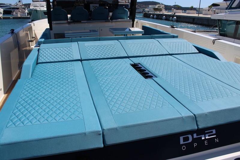 Book yachts online - motorboat - De Antonio D42 Open - ERAGON - rent