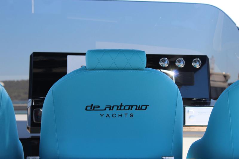 Book yachts online - motorboat - De Antonio D42 Open - ERAGON - rent