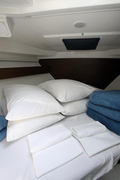 Book yachts online - motorboat - Merry Fisher 795 Serie 2 - WAVE - rent