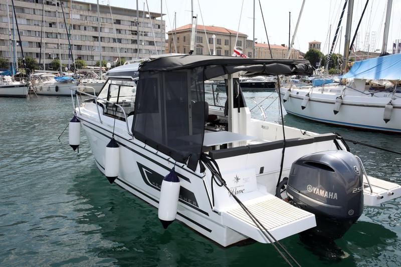 Book yachts online - motorboat - Merry Fisher 795 Serie 2 - WAVE - rent