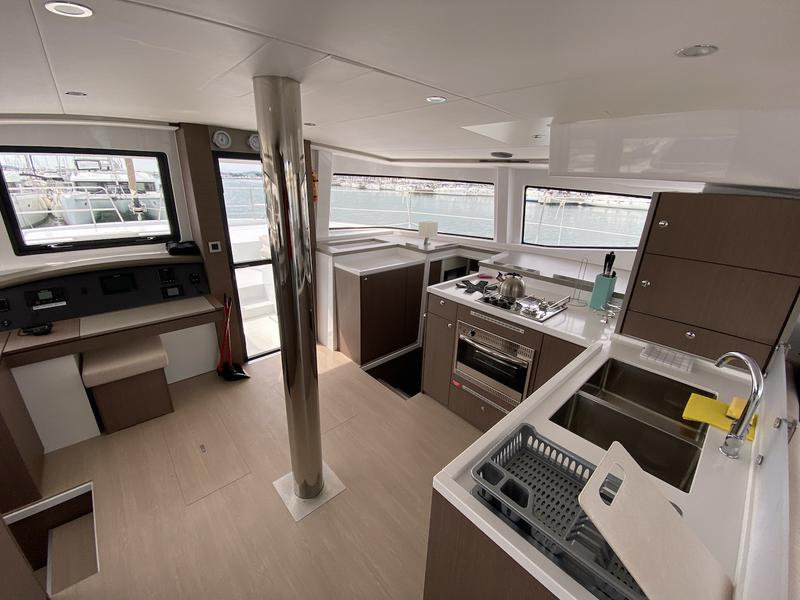Book yachts online - catamaran - Bali 4.8 - Aldebaran - rent