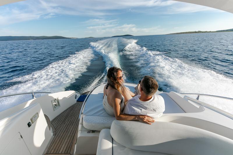 Book yachts online - motorboat - Salpa 38.5 - ICTIS - rent