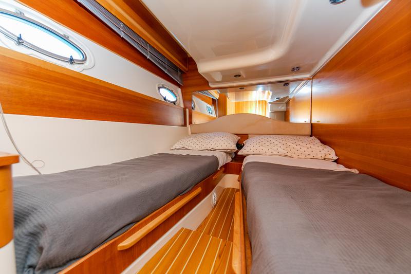 Book yachts online - motorboat - Salpa 38.5 - ICTIS - rent