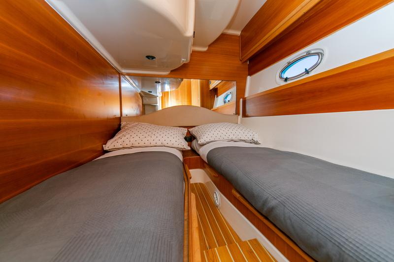 Book yachts online - motorboat - Salpa 38.5 - ICTIS - rent