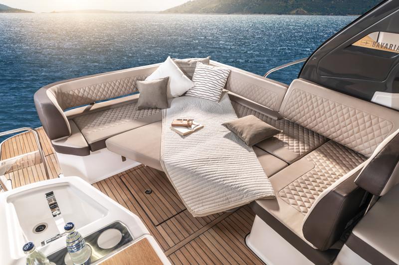 Book yachts online - motorboat - Bavaria S33 HT - Palermo - rent