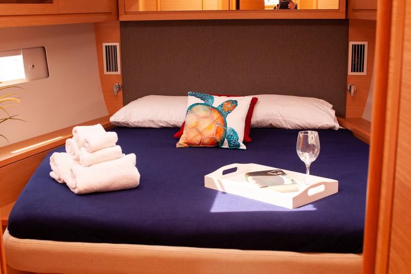 Book yachts online - sailboat - Dufour 530 - Besame Mucho - rent
