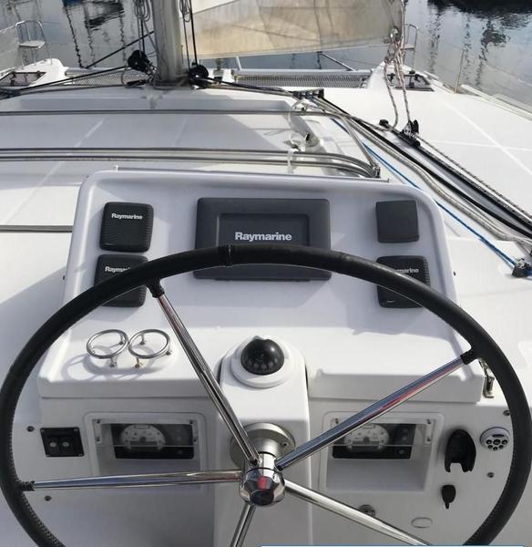 Book yachts online - catamaran - Lagoon 450 F - Grey Goose II - All inclusive half board - rent