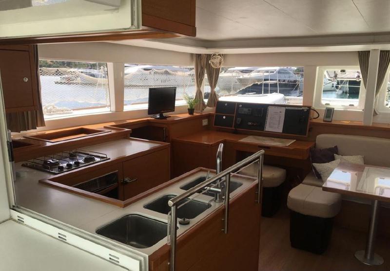 Book yachts online - catamaran - Lagoon 450 F - Grey Goose II - All inclusive half board - rent