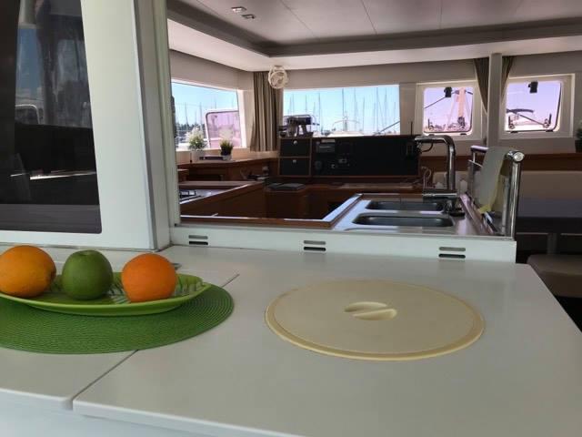 Book yachts online - catamaran - Lagoon 450 F - Grey Goose II - All inclusive half board - rent