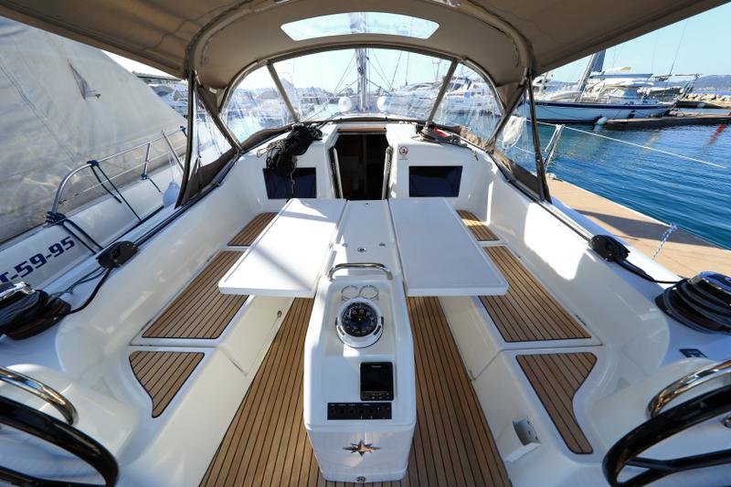 Book yachts online - sailboat - Sun Odyssey 410 - Vague - rent