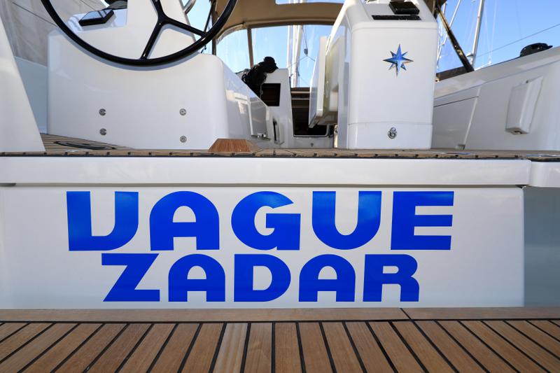 Book yachts online - sailboat - Sun Odyssey 410 - Vague - rent