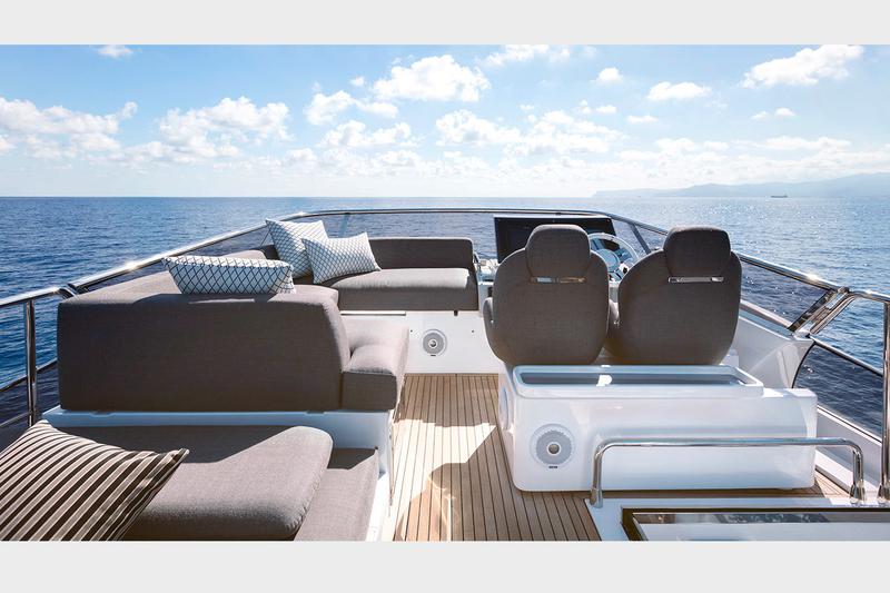 Book yachts online - motorboat - Azimut S7 - ESCAPE - rent