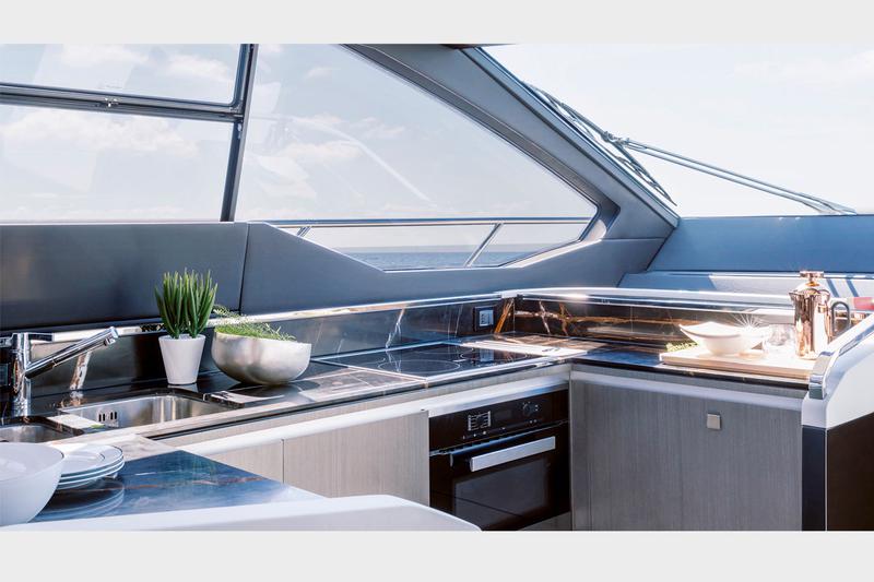 Book yachts online - motorboat - Azimut S7 - ESCAPE - rent