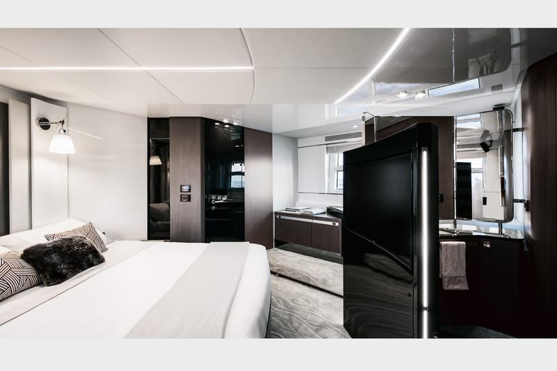 Book yachts online - motorboat - Azimut S7 - ESCAPE - rent