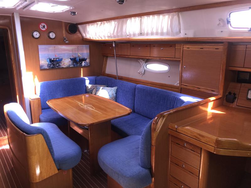 Book yachts online - sailboat - Bavaria 40 - Juliana - Bavaria 40 Cruiser - rent