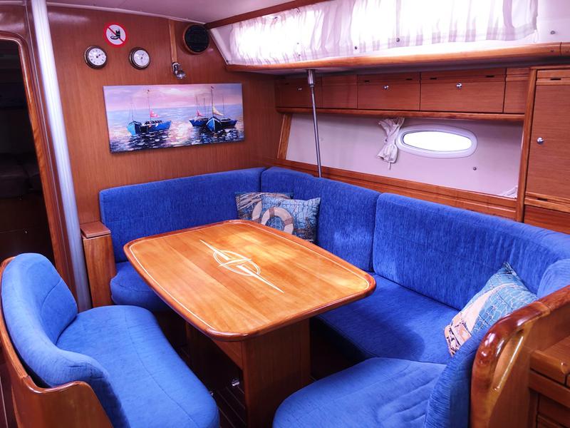 Book yachts online - sailboat - Bavaria 40 - Juliana - Bavaria 40 Cruiser - rent