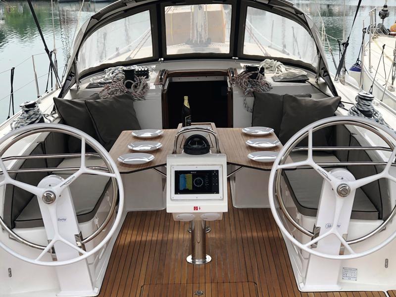 Book yachts online - sailboat - Bavaria Cruiser 46 - Michael Bavaria 46 Cruiser - rent
