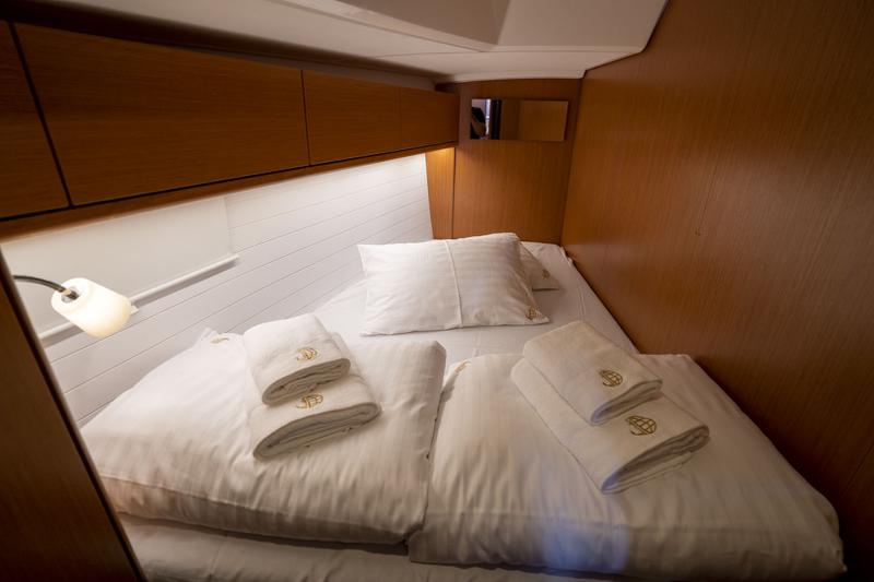 Book yachts online - sailboat - Bavaria Cruiser 46 - MILA - rent
