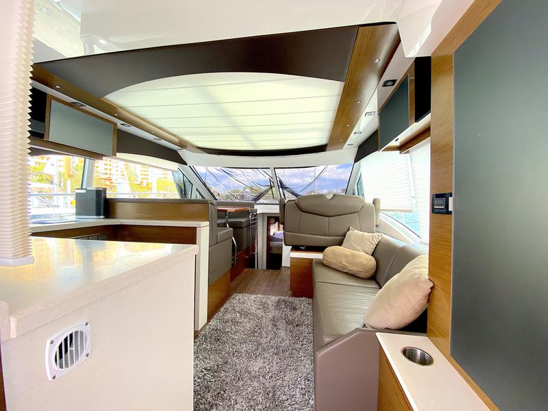 Book yachts online - motorboat - Cantius 45 - I'm Lovin' It - rent