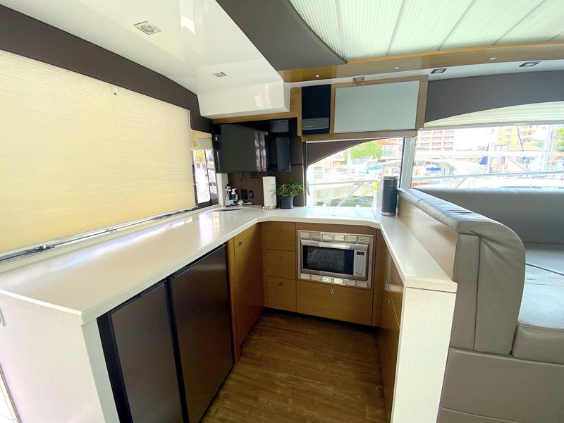 Book yachts online - motorboat - Cantius 45 - I'm Lovin' It - rent