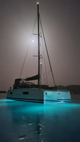 Book yachts online - catamaran - Astréa 42 - Nostos - rent