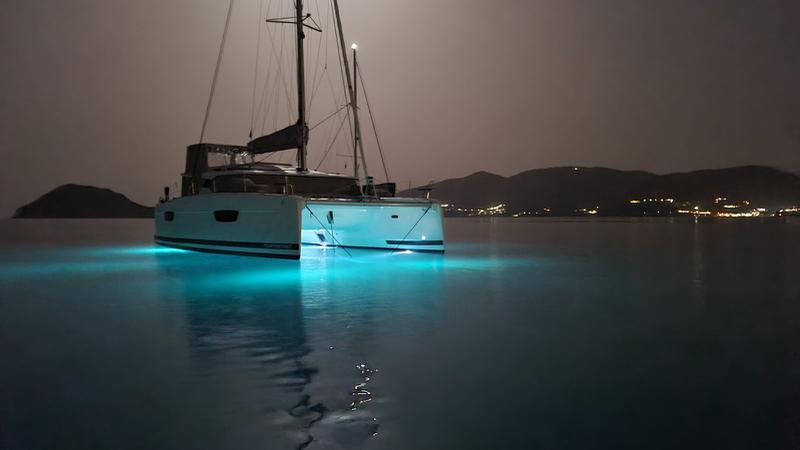 Book yachts online - catamaran - Astréa 42 - Nostos - rent