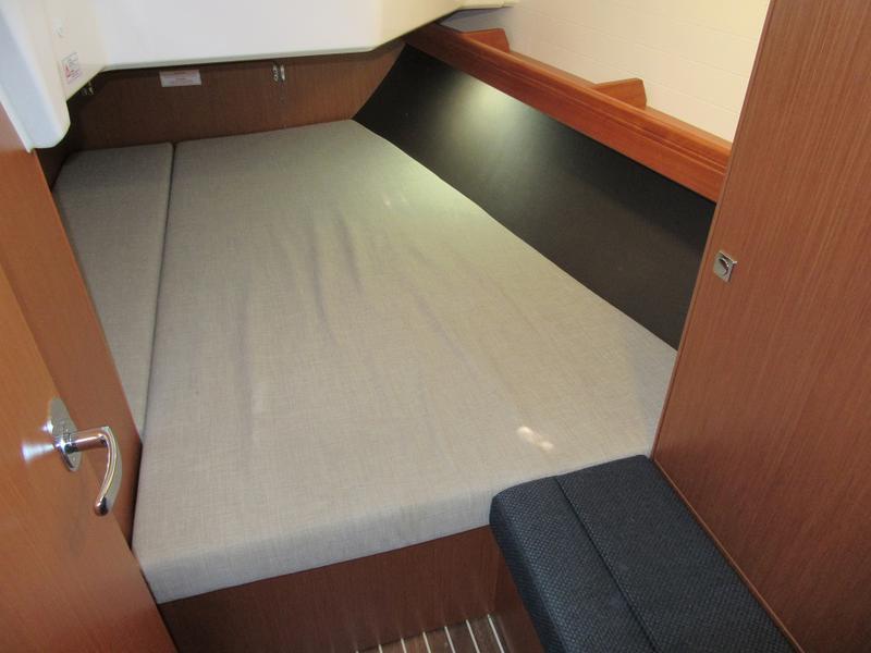 Book yachts online - sailboat - Bavaria Cruiser 37 - Flinx - rent