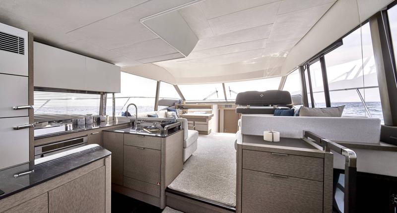 Book yachts online - motorboat - Prestige 590 Fly - no name - rent