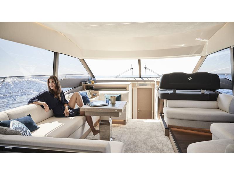 Book yachts online - motorboat - Prestige 590 Fly - no name - rent