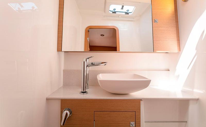 Book yachts online - sailboat - Dufour 520 Grand Large - Zoe - rent