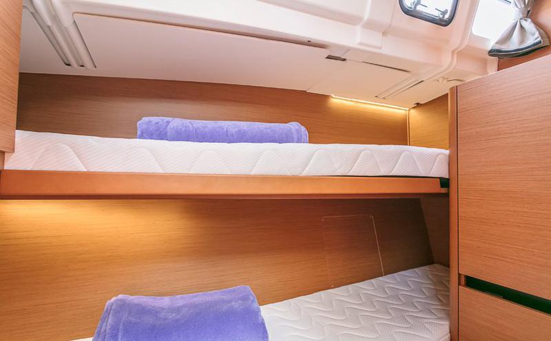 Book yachts online - sailboat - Sun Odyssey 490 - Frida - rent