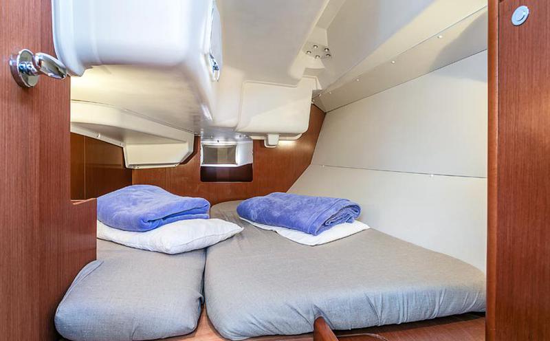 Book yachts online - sailboat - Oceanis 37 - Mary - rent