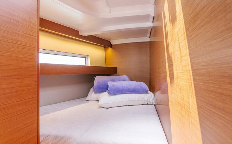 Book yachts online - sailboat - Sun Odyssey 440 - Indira - rent