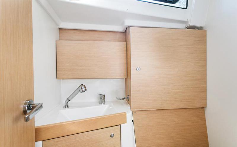 Book yachts online - sailboat - Oceanis 38 - Marta - rent