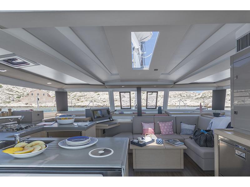 Book yachts online - catamaran - Astréa 42 - Ooga Chaka - rent
