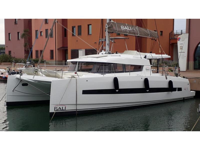 Book yachts online - catamaran - Bali 4.1_pax - Pax 2 - rent