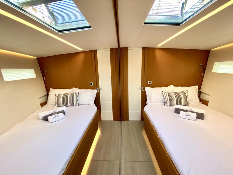 Book yachts online - sailboat - Jeanneau 60 Skippered - EUPHORIA - rent