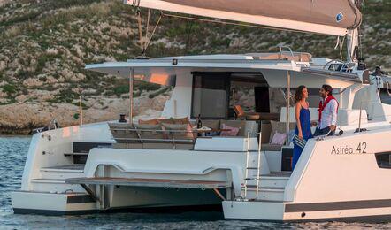 Book yachts online - catamaran - Astréa 42 - Arisa - rent